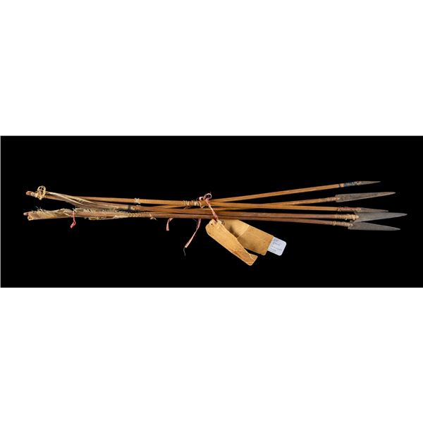 GROUP OF FIVE NATIVE AMERICAN ARROWS.