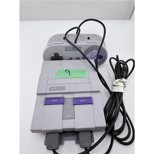 NINTENDO SUPER NINTENDO ENTERTAINMENT SYSTEM TWO WIRED CONTROLLERS AND CABLES VIDEO GAME CONSOLE
