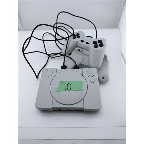NINTENDO VIDEO GAME CONSOLE + WIRED CONTROLLERS
