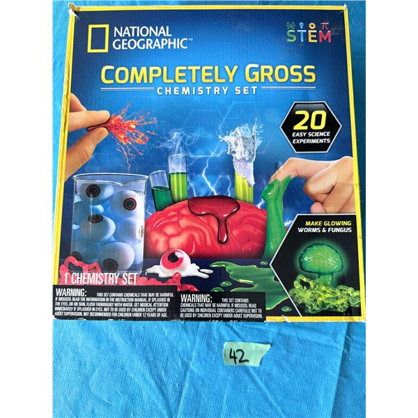 NATIONAL GEOGRAPHIC COMPLETELY GROSS 1 20 EASY SCIENCE EXPERIMENTS CHEMISTRY SET