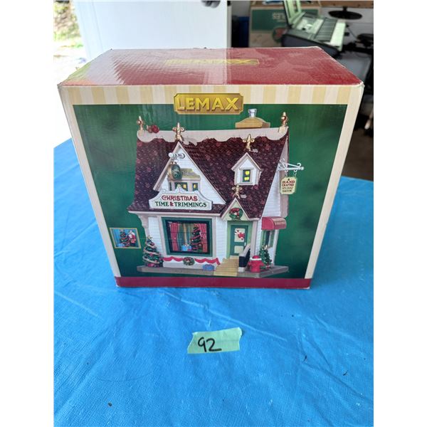 LEMAX HOLIDAY VILLAGE DISPLAY