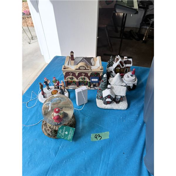 ASSORTED CHRIMASTAS DECORATIONS