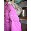 Image 5 : COLUMBIA PINK PUFFER COAT WITH FUR-TRIMMED HOOD BRAND NEW