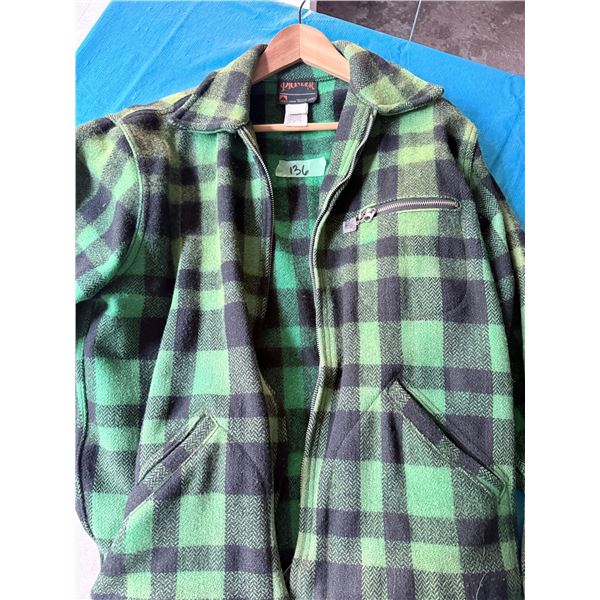 VINTAGE  1980 PIONEER GREEN & BLACK JACKET SIZE LARGE