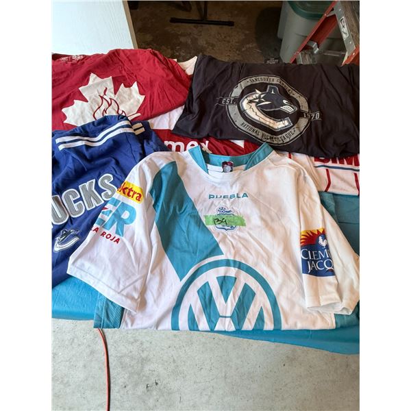 MIXED LOT SPORTS JERSEYS AND FAN SHIRTS