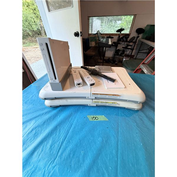 WII CONSOLE,TWO REMOTES, SENSOR BAR AND CABLES VIDEO GAME ACCESSORY