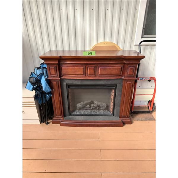 FREESTANDING ELECTRIC FIREPLACE WITH DECORATIVE WOOD MANTEL