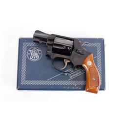 Smith & Wesson Mdl 36 Cal .38 sp SN:J707692 Double action 5 shot pocket revolver. Blued finish, chec