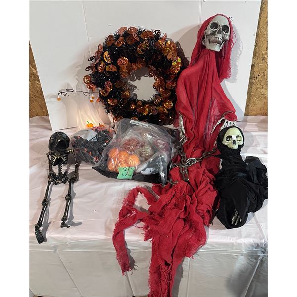 Halloween décor items