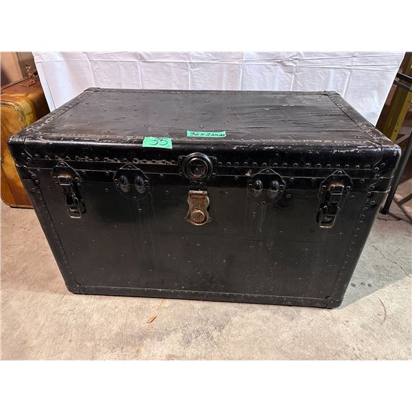 Vintage trunk 36" x 22" x 20"