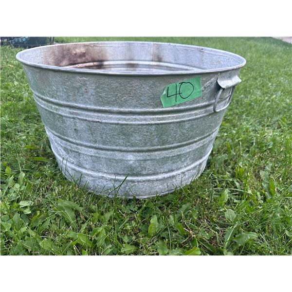 Aluminium bucket