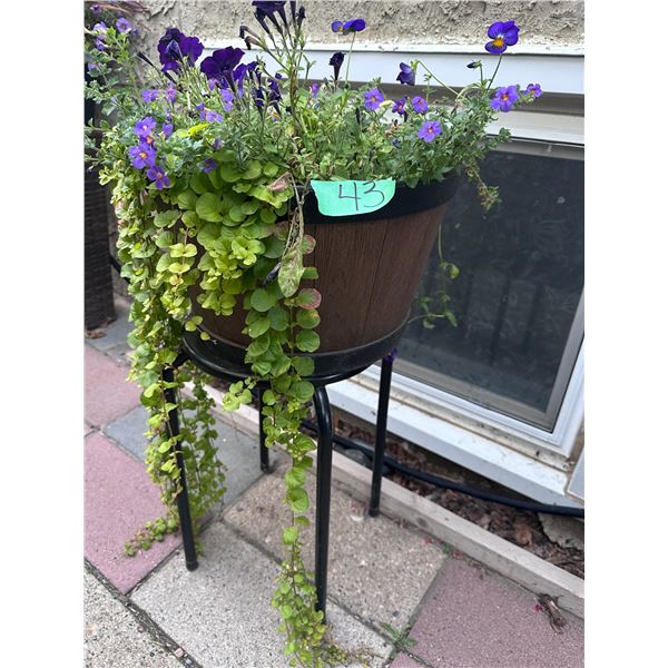 Outdoor planter with stand