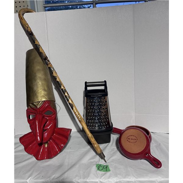 Assorted lot with kitchen items and home décor items
