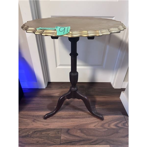 Tilt top Parlor table 29"H x 21"W