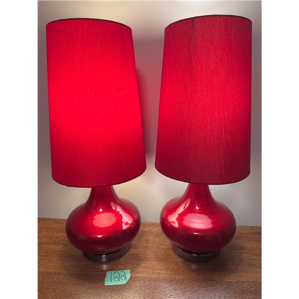 Matching table lamp set in red (2 lamps)