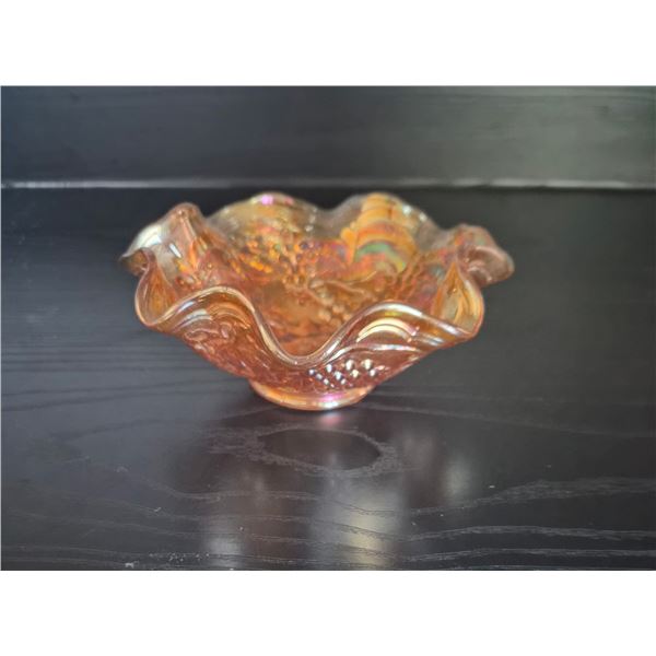 Carnival glass bowl - 5.5Wx2H