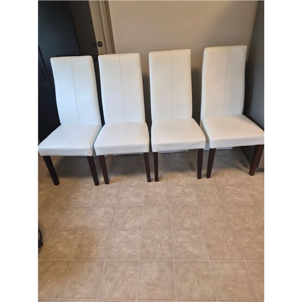 Set of 4 dining room chairs in white