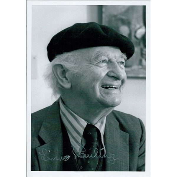 Nobel Prize Winner Linus Pauling Signed 5x7 Photo