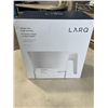 Image 2 : LARQ PUREVIS 1.9L SELF CLEANING UV WATER FILTER PITCHER, RETAIL $174