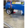 Image 3 : PORTABLE SODA BLASTER TANK WITH REGULATOR AND HOSE