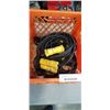 Image 1 : CRATE OF 6 SHORT HEAVY GAUAGE EXTENSION CORDS