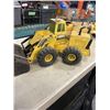 Image 2 : 3 VINTAGE METAL TONKA TRUCKS