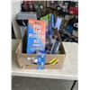 Image 1 : TRAY OF BETTER BOAT ITEMS INCLUDING TRAILER HITCH BALL MOUNT, ADJUSTABLE BOAT SEAT + PEDESTAL KIT, B