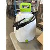 Image 3 : GREENHOUSE PRO 12L BATTERY BACKPACK SPRAYER. WORKING