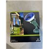 Image 5 : 2 OUTDOOR FLOODLIGHTS AND GARDEN PRUNERS