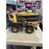 Image 2 : 3 VINTAGE METAL TONKA TRUCKS
