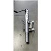Image 2 : 2 TRAILER JACKS