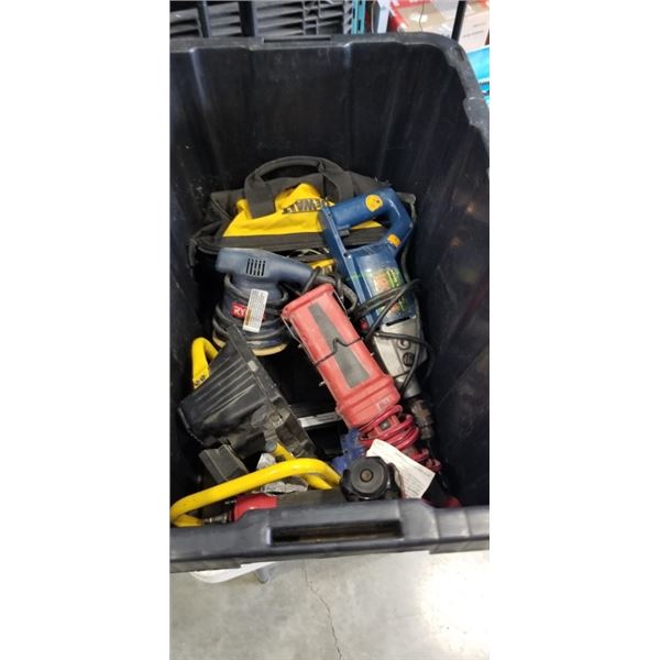 TOTE OF ASSORTED POWERTOOLS, LIGHTS, ETC