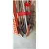 Image 3 : 2 BUNDLES OF GARDEN TOOLS