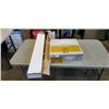 Image 1 : CEILING LIGHT, LIGHT BULBS, AND LIGHT BOX