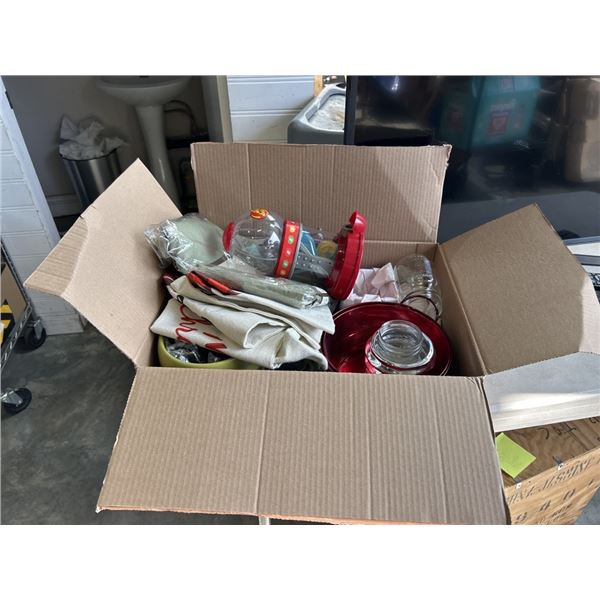 TRAY OF MISC INCLUDING JELLY BEAN MACHINE, TABLE CLOTHS, GLASS JAR ETC