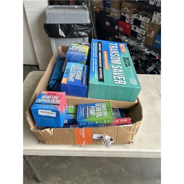 TRAY OF BETTER BOAT ITEMS INCLUDING TRAILER HITCH BALL MOUNT, TRANSOM SAVER, BILGE PUMP HOSE KIT, BU