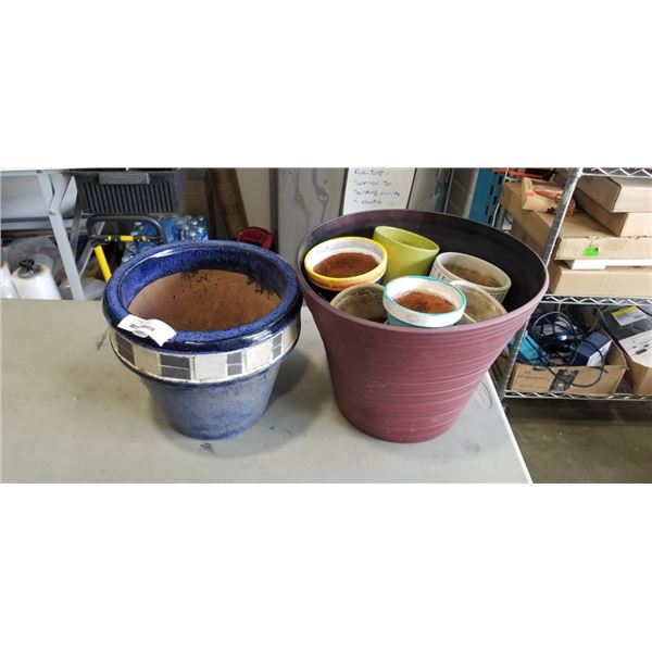 LOT OF ASSORTED PLANTER POTS