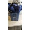 Image 1 : CAR COVER FOR CHRYSLER 300 AND PACKING BLANKET IN TOTE