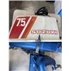 Image 2 : SUZUKI 7.5HP BOAT MOTOR - HANDLE BROKEN, MOTOR HAS COMPRESSION