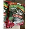 Image 3 : 2 BAGS SCOTTS TRUK BUILDER FALL LAWN FOOD
