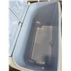 Image 2 : BLUE RUBBERMAID COOLER AND GREY COLEMAN COOLER
