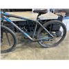 Image 2 : BLUE AND SILVER GIANT BIKE