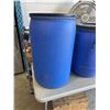 Image 2 : 3 SMALL PLASTIC BARRELLS WITH LIDS