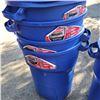 Image 2 : 5 RUBBERMAID 121 LITRE ROUGHNECK CONTAINERS WITH LIDS