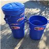 Image 1 : 5 RUBBERMAID 121 LITRE ROUGHNECK CONTAINERS WITH LIDS