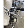 Image 2 : UNBRANDED MOUNTAIN BIKE