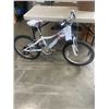 Image 1 : GIANT KIDS BIKE