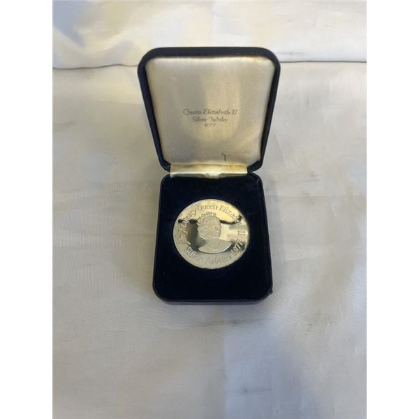 HER MAJESTY QUEEN ELIZABETH II SILVER JUBILEE 1977