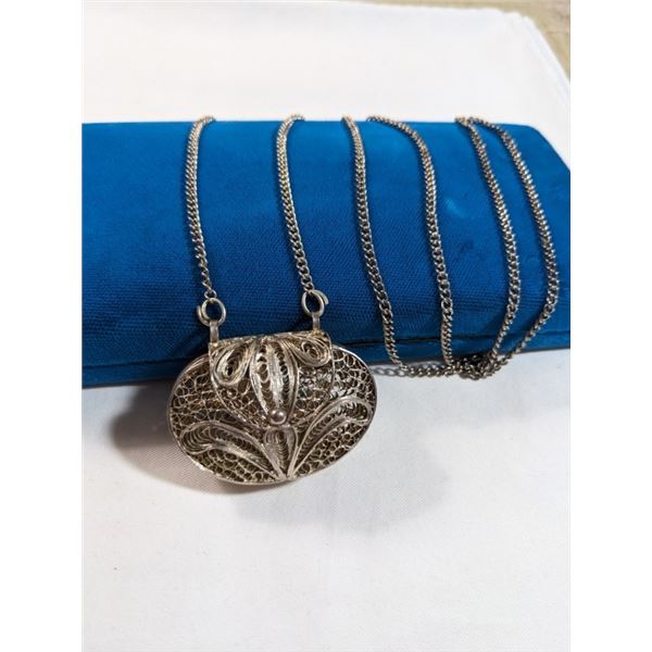 HAND CRAFTED SILVER FILLGREE PURSE PENDANT W/ LONG CHAIN NECKLACE