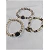 Image 1 : 3 VINTAGE PEARLS BRACELETS
